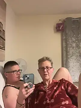 Snapshot of Curvy-Jinx chatting on January 18, 8:23 pm Curvy-Jinx online show from January 18, 8:23 pm