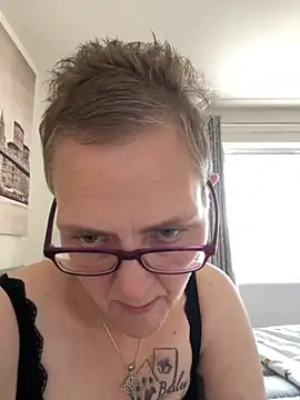 Snapshot of Curvy-Jinx chatting on September 23, 7:37 am Curvy-Jinx online show from September 23, 7:37 am