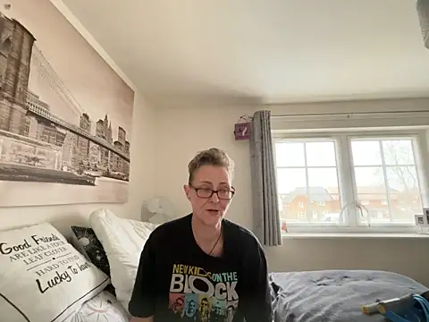 Curvy-Jinx online show from March 12, 8:29 am