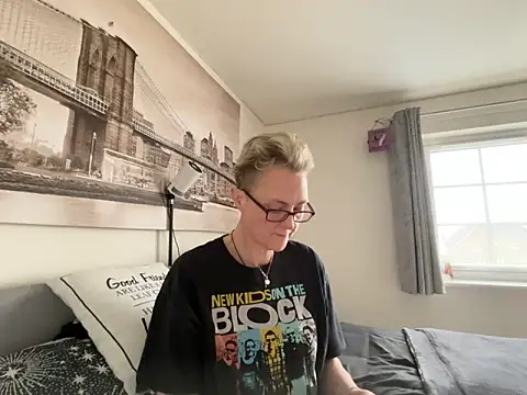 Curvy-Jinx online show from March 31, 7:32 am