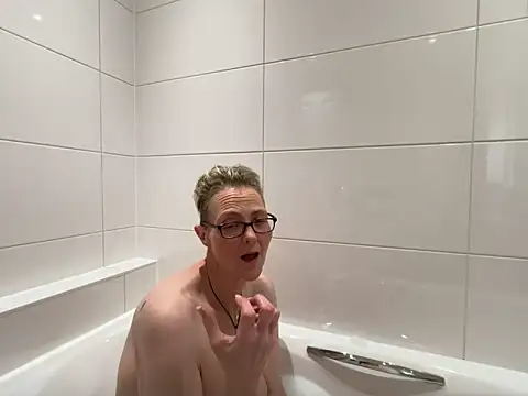 Curvy-Jinx online show from April 9, 12:33 pm