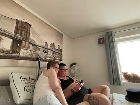 Snapshot of Curvy-Jinx chatting on June 14, 7:26 pm Curvy-Jinx online show from June 14, 7:26 pm