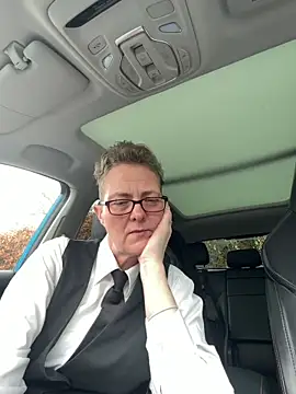 Snapshot of Curvy-Jinx chatting on February 27, 11:10 am Curvy-Jinx online show from February 27, 11:10 am