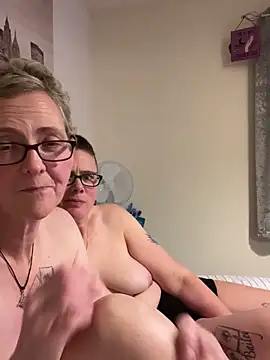 Curvy-Jinx online show from December 3, 9:47 pm