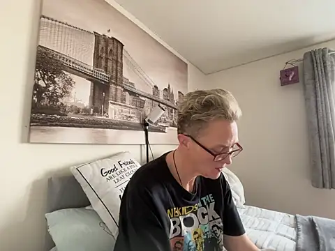 Curvy-Jinx online show from March 23, 8:36 am