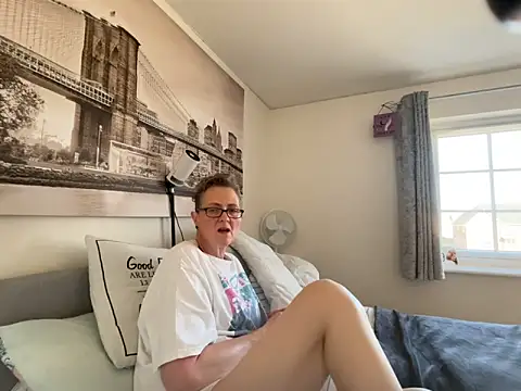 Curvy-Jinx online show from March 18, 12:19 pm