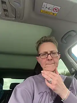 Curvy-Jinx online show from April 19, 1:45 pm