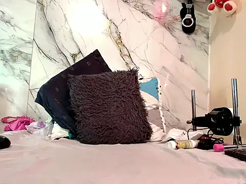 rachelroberts online show from November 12, 8:18 am