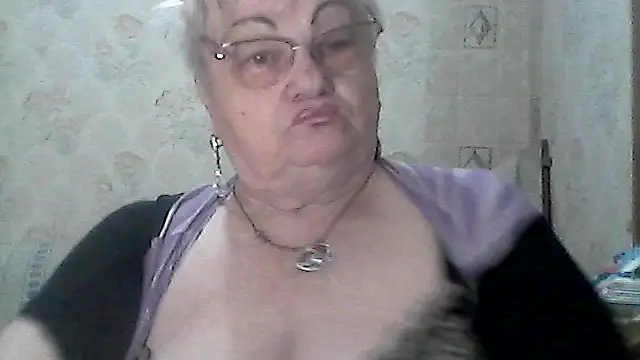 NatalieNorth online show from April 1, 9:01 pm