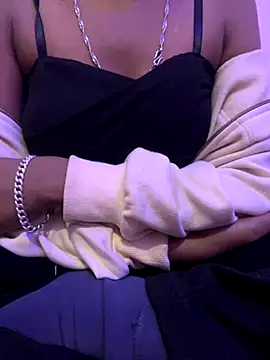 sakshi5533 online show from December 4, 5:12 pm