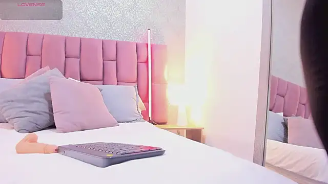 MartinaRizzi online show from December 20, 3:42 am