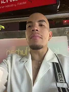 brunoorangel1 online show from May 17, 9:53 am