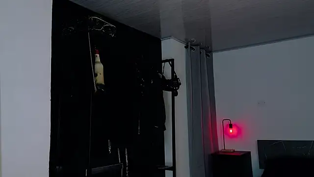 Angelabl0odborne online show from March 24, 11:05 pm