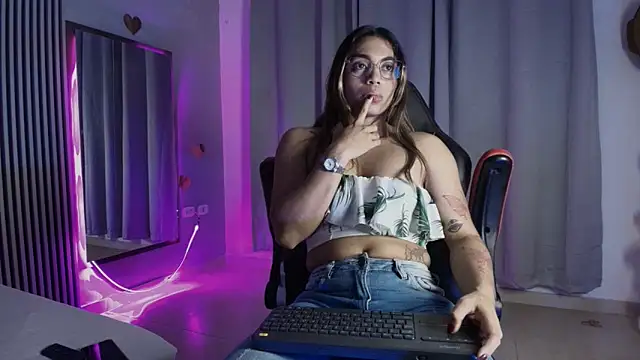 rachell owen online show from November 17, 4:38 am