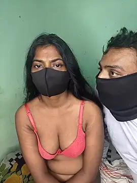 Snapshot of renu_143 chatting on November 5, 6:33 pm renu 143 online show from November 5, 6:33 pm