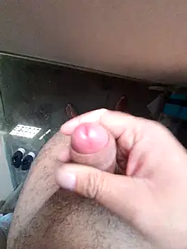 Snapshot of MaxB057 chatting on October 24, 6:12 am MaxB057 online show from October 24, 6:12 am