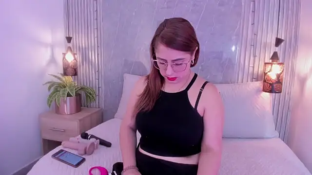 Snapshot of Emili__hot chatting on January 19, 11:47 am Emili hot online show from January 19, 11:47 am