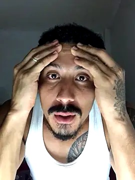 Snapshot of Owenferrara chatting on November 23, 4:00 am Owenferrara online show from November 23, 4:00 am