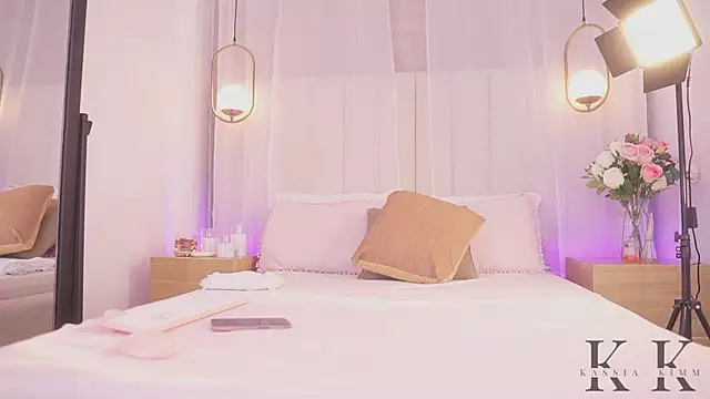 kassia kim online show from April 14, 5:45 am