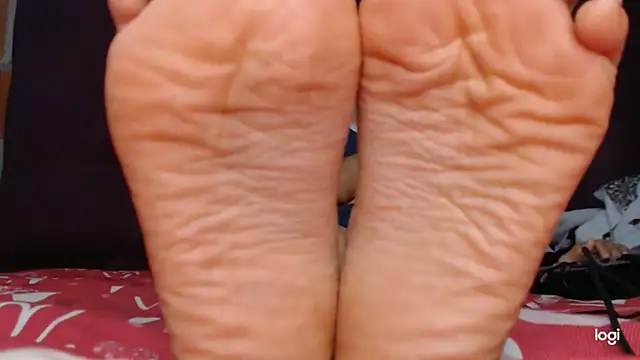 Snapshot of ash_feet chatting on October 7, 3:40 am ash feet online show from October 7, 3:40 am