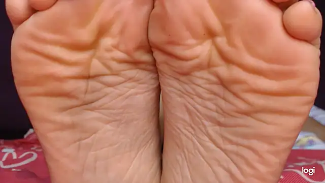 Snapshot of ash_feet chatting on October 16, 3:15 am ash feet online show from October 16, 3:15 am