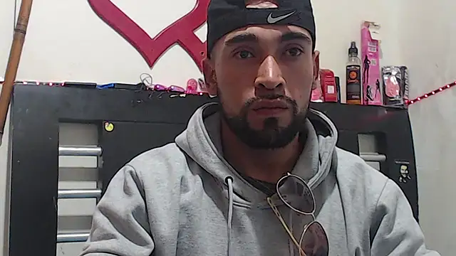 Snapshot of Npga96 chatting on December 4, 5:39 am Npga96 online show from December 4, 5:39 am