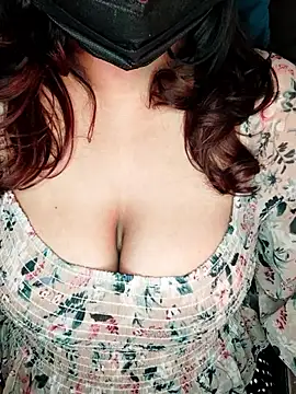 darling devil online show from December 13, 8:04 pm