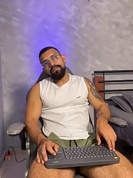 vincentjaxon online show from April 15, 5:39 pm