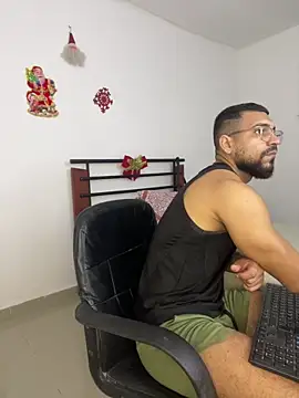 vincentjaxon online show from December 17, 10:42 am