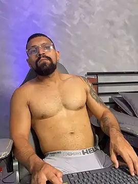 vincentjaxon online show from April 16, 9:39 pm