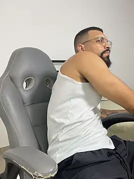 vincentjaxon online show from March 5, 6:15 pm