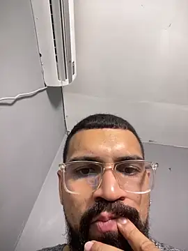 vincentjaxon online show from March 31, 5:15 pm