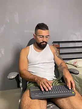 vincentjaxon online show from April 11, 6:44 pm