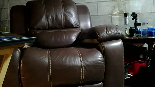 Luv2SuckBWC92 online show from December 20, 4:04 am