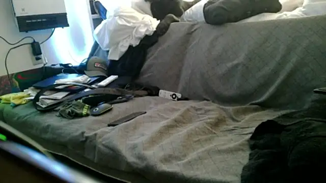 Snapshot of Luv2SuckBWC92 chatting on December 3, 4:39 pm Luv2SuckBWC92 online show from December 3, 4:39 pm