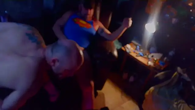 Snapshot of Luv2SuckBWC92 chatting on December 15, 8:58 pm Luv2SuckBWC92 online show from December 15, 8:58 pm