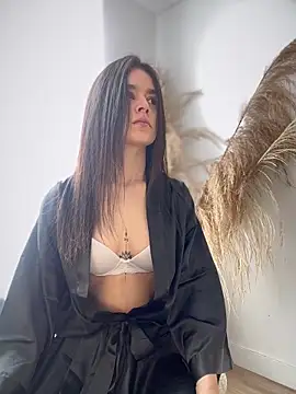 Sofi Leal online show from November 18, 12:52 pm