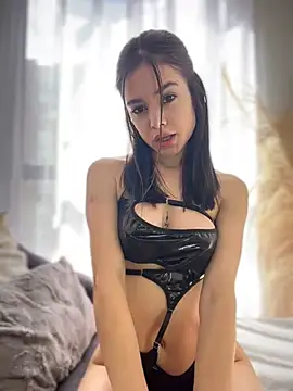 Sofi Leal online show from April 30, 2:13 pm