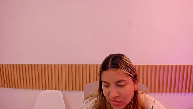 OliviaSweett online show from April 28, 6:45 pm