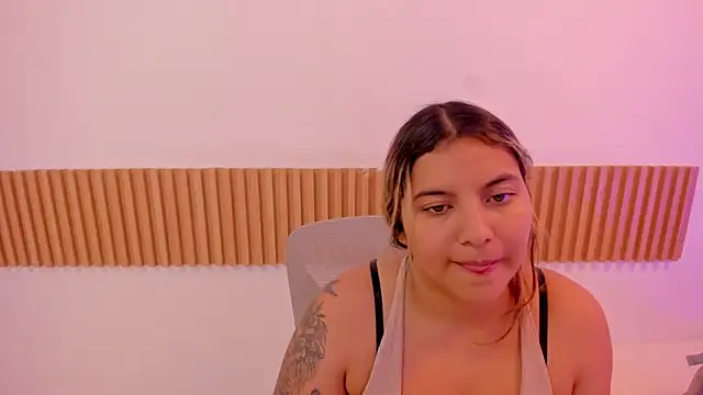 Snapshot of OliviaSweett chatting on July 18, 8:17 pm OliviaSweett online show from July 18, 8:17 pm