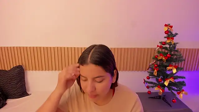 OliviaSweett online show from December 5, 6:39 pm