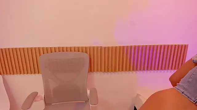 OliviaSweett online show from April 25, 5:54 pm
