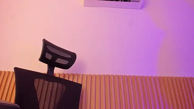 OliviaSweett online show from November 7, 7:07 pm