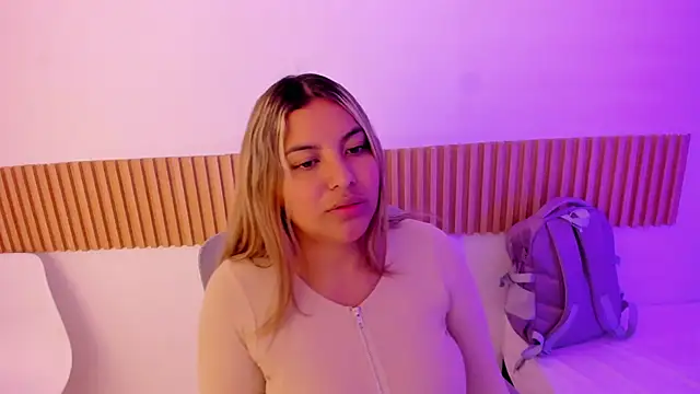 OliviaSweett online show from April 8, 7:37 pm