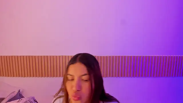 OliviaSweett online show from November 19, 7:14 pm