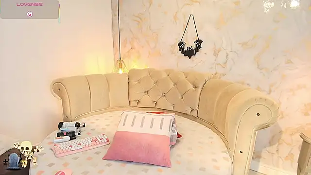 Snapshot of nathaliamiller chatting on October 31, 4:25 pm nathaliamiller online show from October 31, 4:25 pm