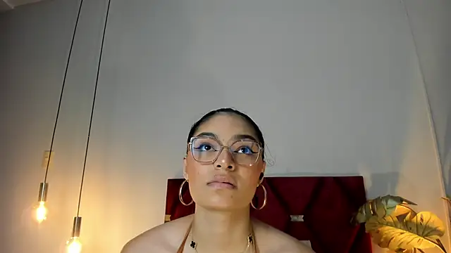 Snapshot of LunaAspen_ chatting on November 26, 5:57 pm LunaAspen online show from November 26, 5:57 pm