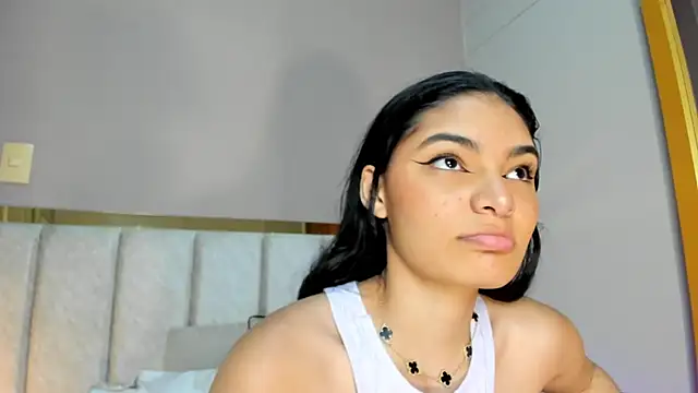 Snapshot of LunaAspen_ chatting on October 25, 5:46 pm LunaAspen online show from October 25, 5:46 pm