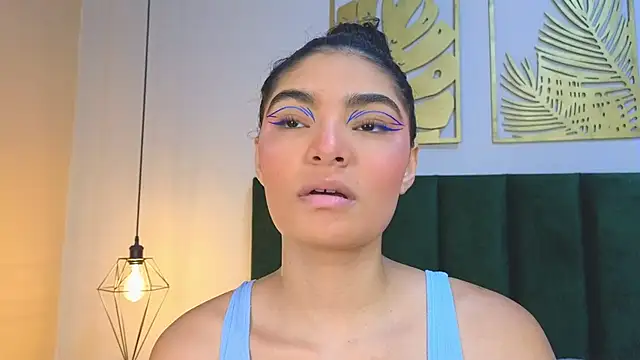 Snapshot of LunaAspen_ chatting on May 23, 5:56 pm LunaAspen online show from May 23, 5:56 pm