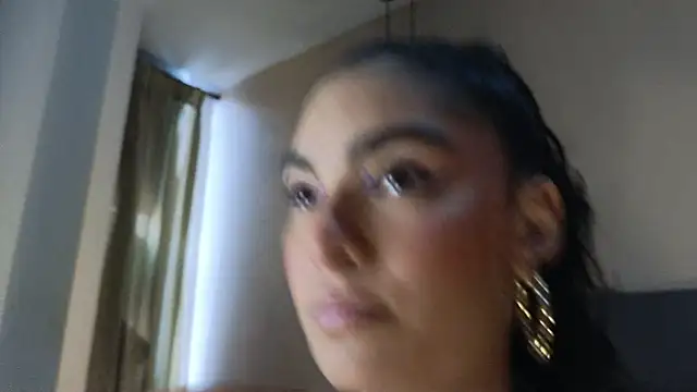 Snapshot of LunaAspen_ chatting on May 22, 6:17 pm LunaAspen online show from May 22, 6:17 pm